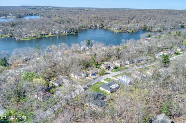 114 Lakeshire Drive, Crossville, TN 38558