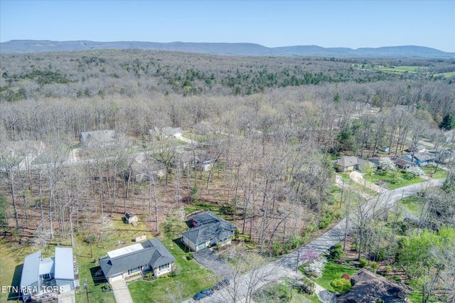 114 Lakeshire Drive, Crossville, TN 38558