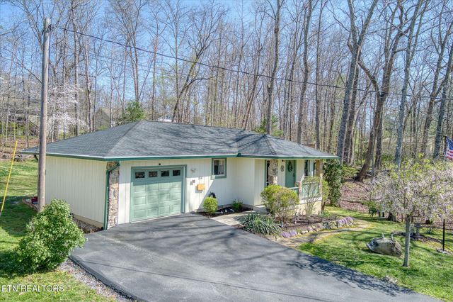 114 Lakeshire Drive, Crossville, TN 38558