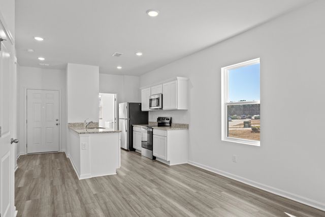 720 Huelva St, Loris, SC 29569