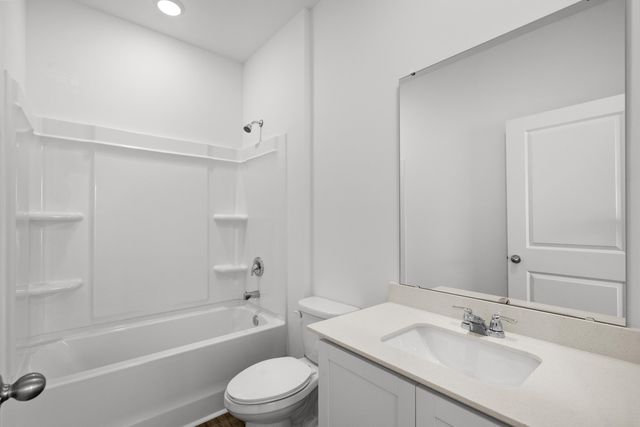 720 Huelva St, Loris, SC 29569