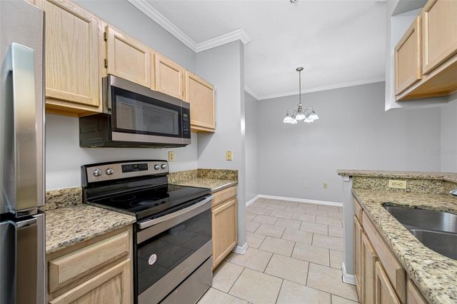 5612 PINNACLE HEIGHTS CIRCLE 206, Tampa, FL 33624