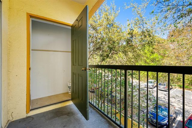 5612 PINNACLE HEIGHTS CIRCLE 206, Tampa, FL 33624