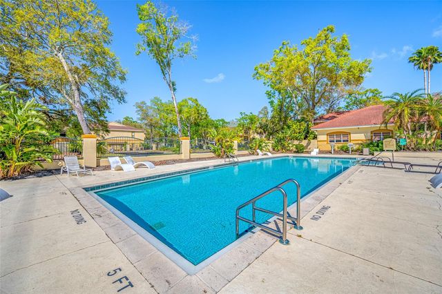 5612 PINNACLE HEIGHTS CIRCLE 206, Tampa, FL 33624