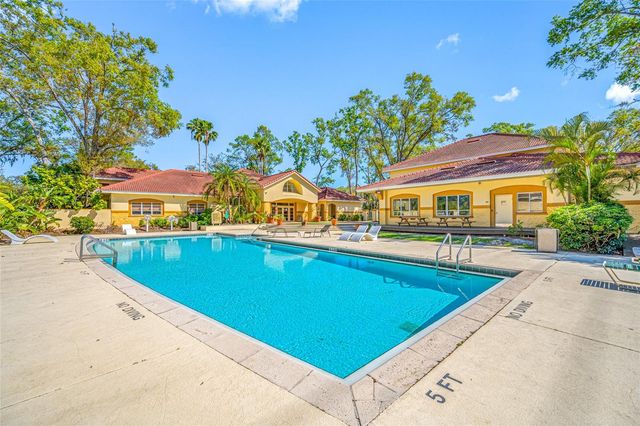 5612 PINNACLE HEIGHTS CIRCLE 206, Tampa, FL 33624