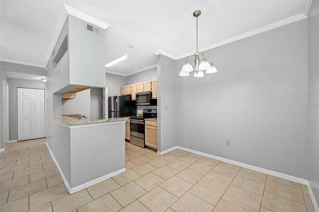 5612 PINNACLE HEIGHTS CIRCLE 206, Tampa, FL 33624