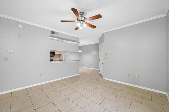 5612 PINNACLE HEIGHTS CIRCLE 206, Tampa, FL 33624