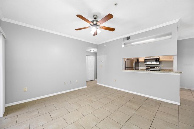 5612 PINNACLE HEIGHTS CIRCLE 206, Tampa, FL 33624