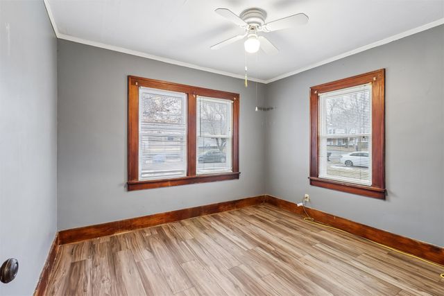 2310 E 11th Street, Des Moines, IA 50316