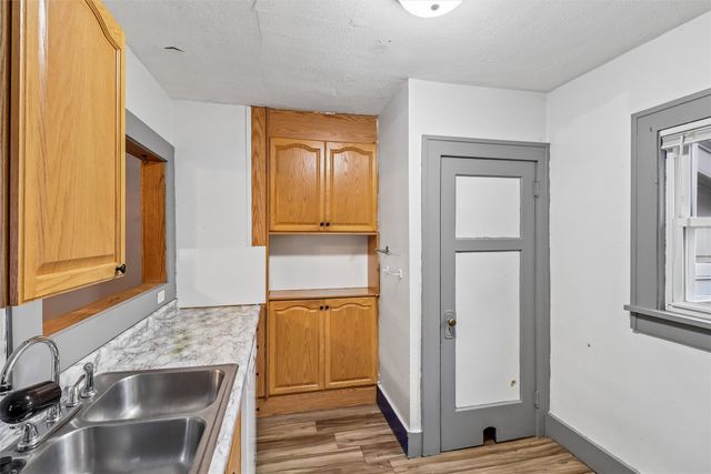 2310 E 11th Street, Des Moines, IA 50316