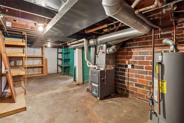 2310 E 11th Street, Des Moines, IA 50316