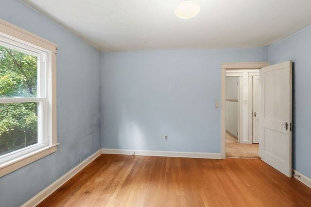24 Litchfield Avenue, Southbridge, MA 01550