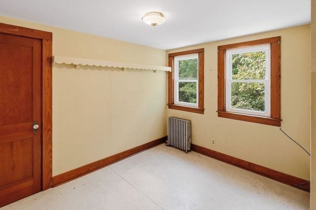 24 Litchfield Avenue, Southbridge, MA 01550