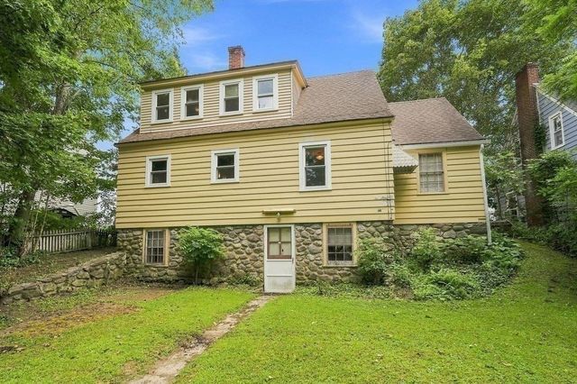 24 Litchfield Avenue, Southbridge, MA 01550