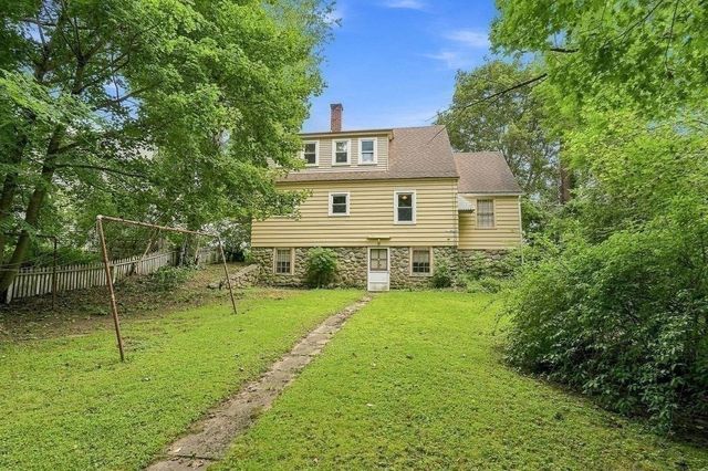24 Litchfield Avenue, Southbridge, MA 01550