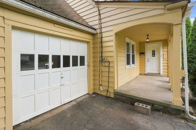 24 Litchfield Avenue, Southbridge, MA 01550