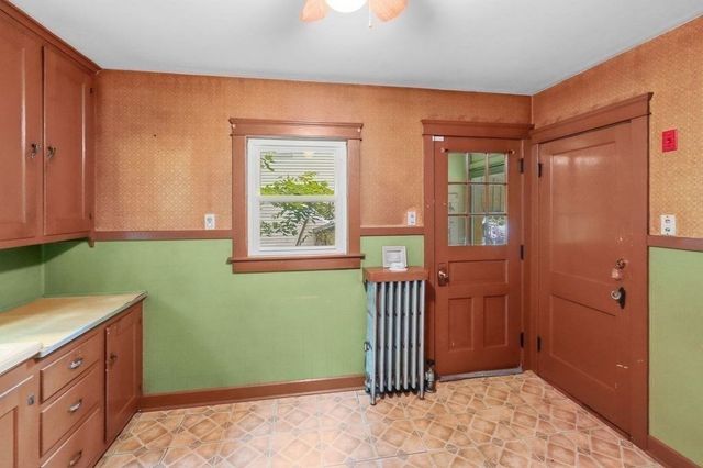 24 Litchfield Avenue, Southbridge, MA 01550