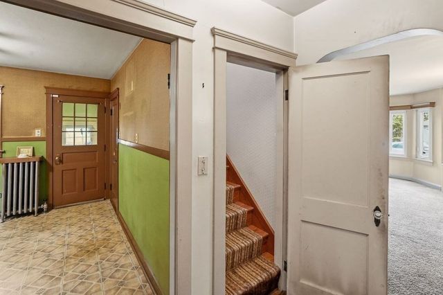 24 Litchfield Avenue, Southbridge, MA 01550