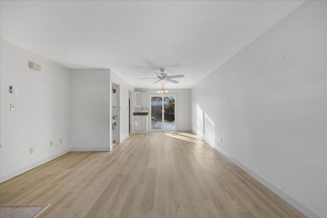 135 W Main Street APT 7, Hyannis, MA 02601