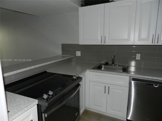 4832 Esedra Ct 208, Lake Worth, FL 33467