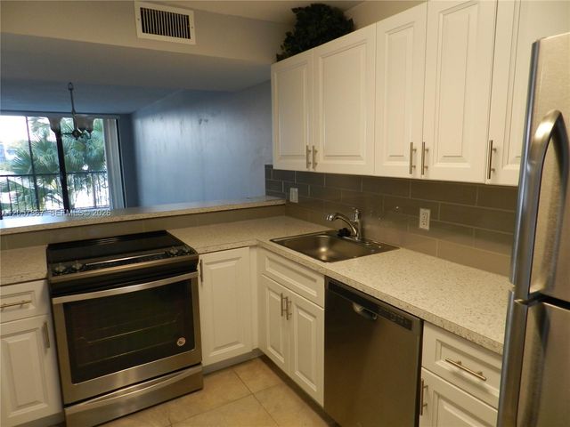 4832 Esedra Ct 208, Lake Worth, FL 33467