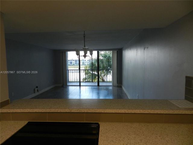 4832 Esedra Ct 208, Lake Worth, FL 33467