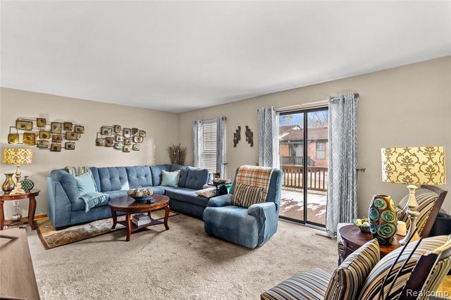 5442 Stanford Court, Warren, MI 48091