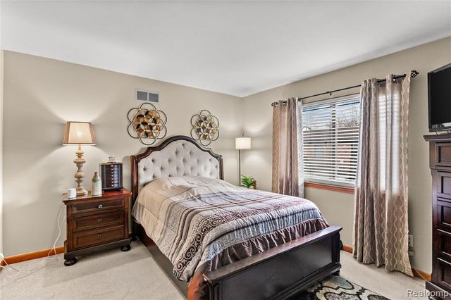 5442 Stanford Court, Warren, MI 48091