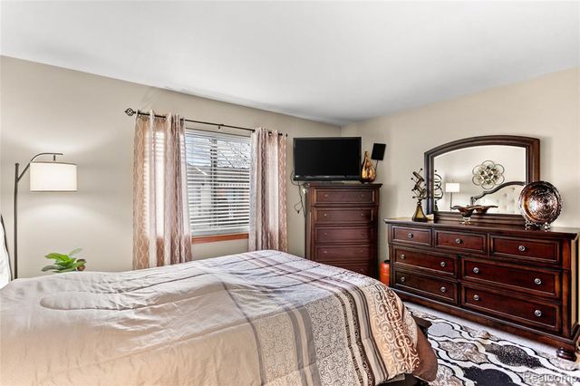 5442 Stanford Court, Warren, MI 48091