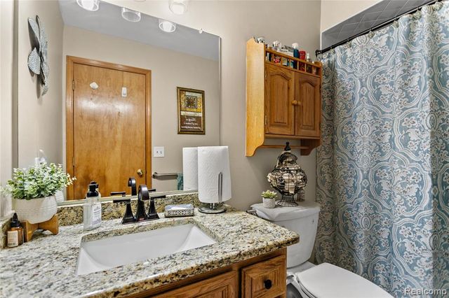 5442 Stanford Court, Warren, MI 48091