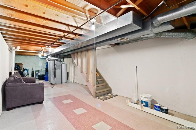 5442 Stanford Court, Warren, MI 48091