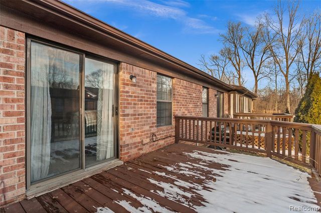 5442 Stanford Court, Warren, MI 48091