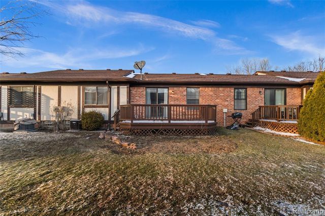 5442 Stanford Court, Warren, MI 48091