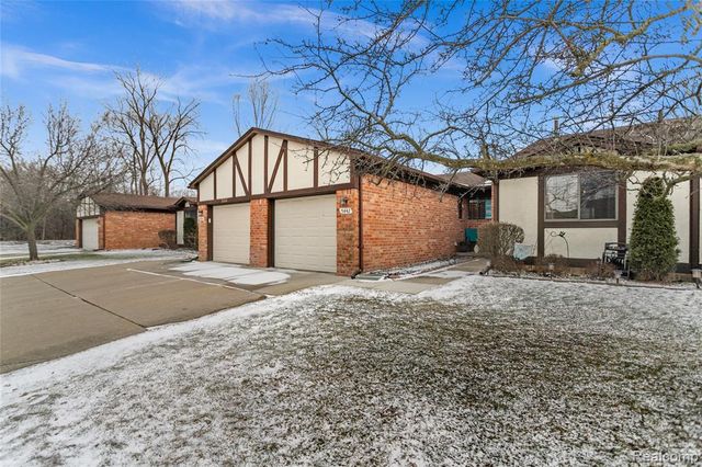 5442 Stanford Court, Warren, MI 48091