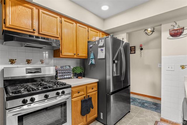 5442 Stanford Court, Warren, MI 48091