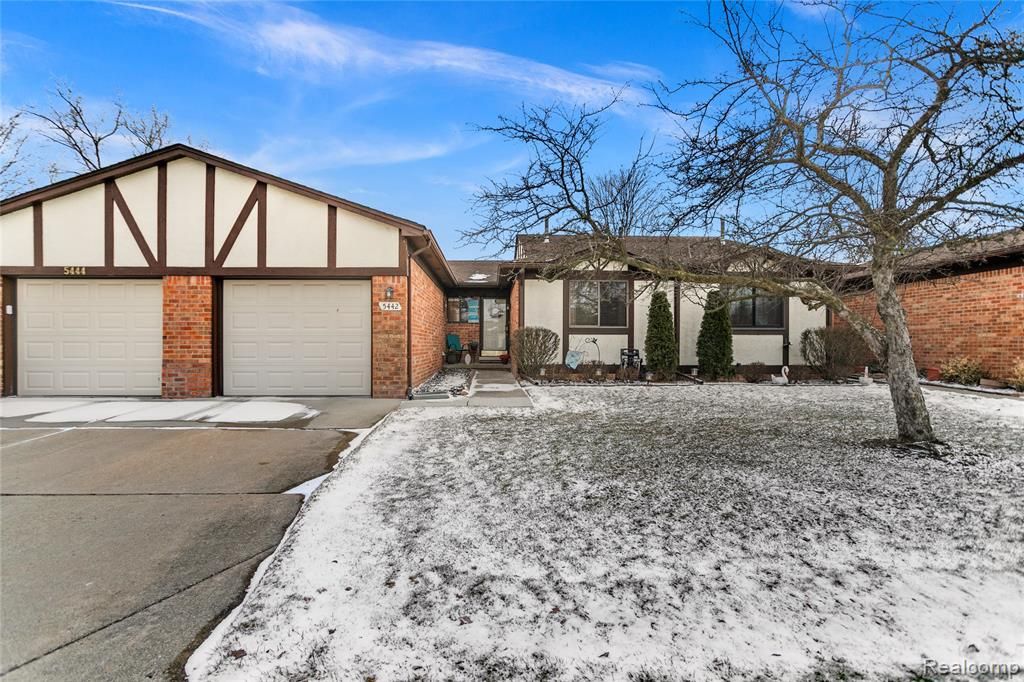 5442 Stanford Court, Warren, MI 48091