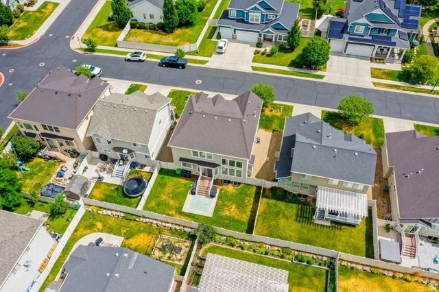 892 S HONEYSUCKLE WAY, Fruit Heights, UT 84037