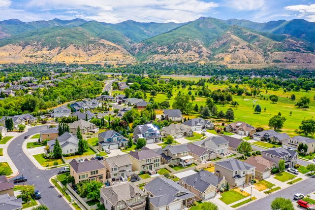 892 S HONEYSUCKLE WAY, Fruit Heights, UT 84037