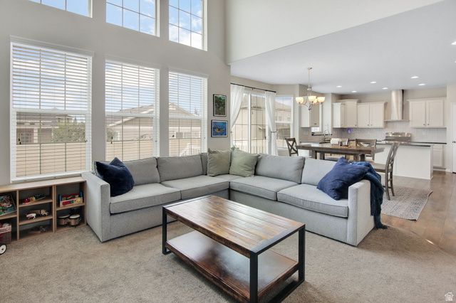 892 S HONEYSUCKLE WAY, Fruit Heights, UT 84037