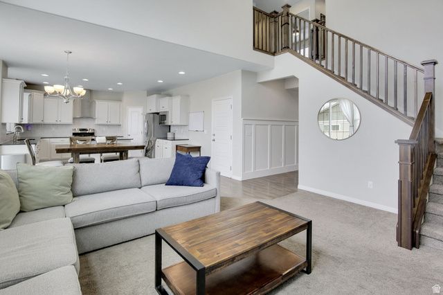 892 S HONEYSUCKLE WAY, Fruit Heights, UT 84037