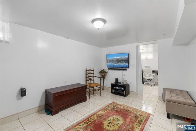 61 Highland Avenue, Bergenfield, NJ 07621