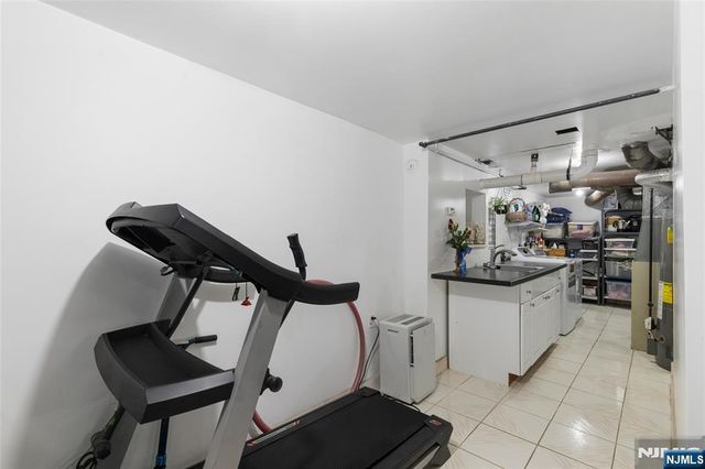 61 Highland Avenue, Bergenfield, NJ 07621