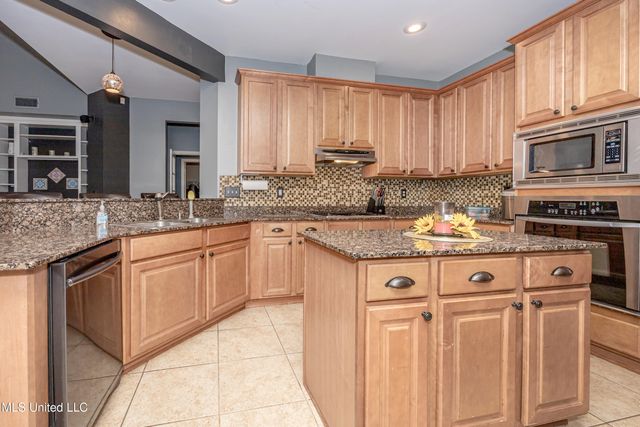 7801 Clamshell Avenue, Ocean Springs, MS 39564