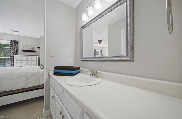 113 River Point LN, Suffolk, VA 23434