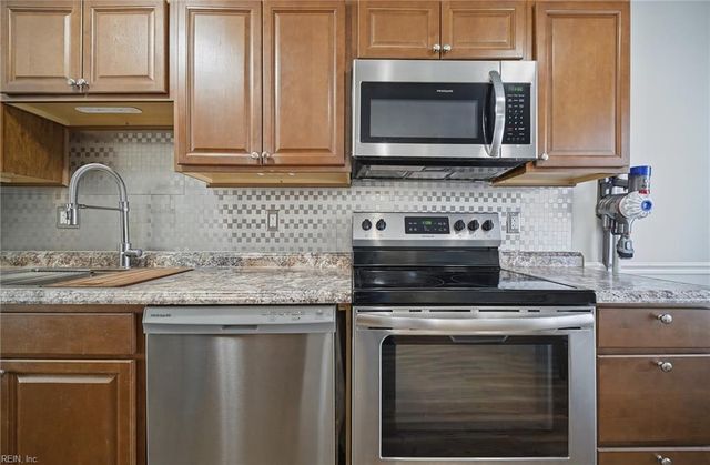 113 River Point LN, Suffolk, VA 23434