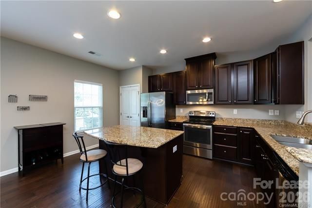 9338 Lenox Pointe Drive, Charlotte, NC 28273