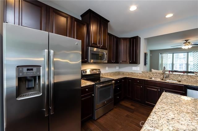 9338 Lenox Pointe Drive, Charlotte, NC 28273