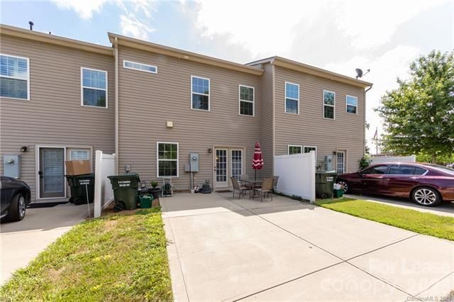 9338 Lenox Pointe Drive, Charlotte, NC 28273