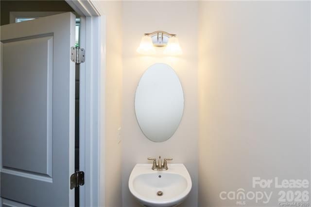 9338 Lenox Pointe Drive, Charlotte, NC 28273