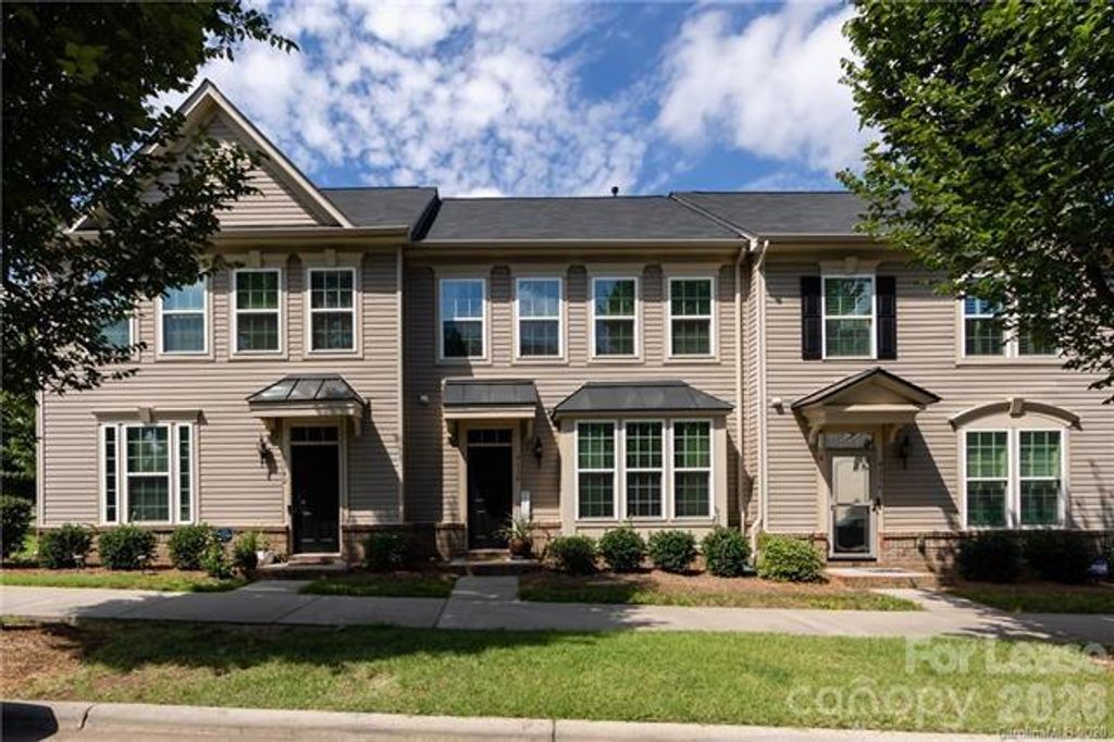 9338 Lenox Pointe Drive, Charlotte, NC 28273